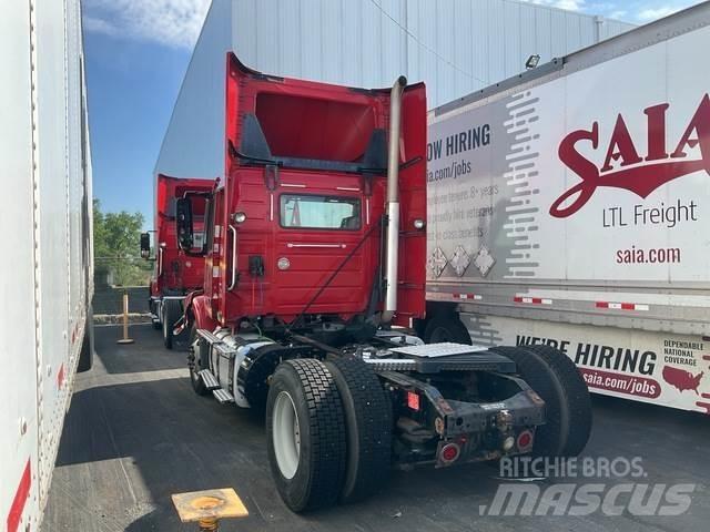 Volvo VNM42T 牵引车