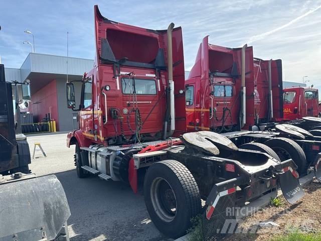 Volvo VNM42T 牵引车