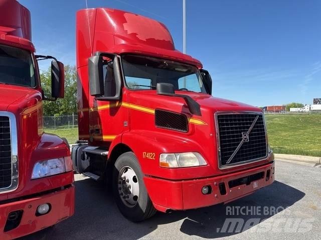 Volvo VNM42T 牵引车