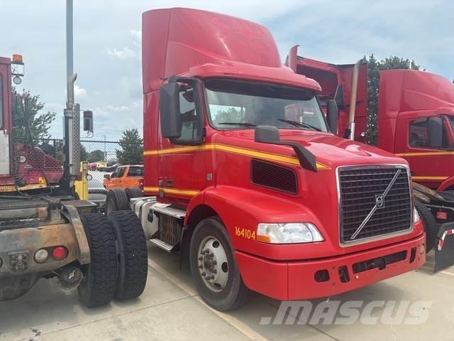 Volvo VNM42T 牵引车