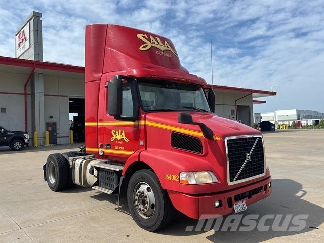 Volvo VNM42T 牵引车