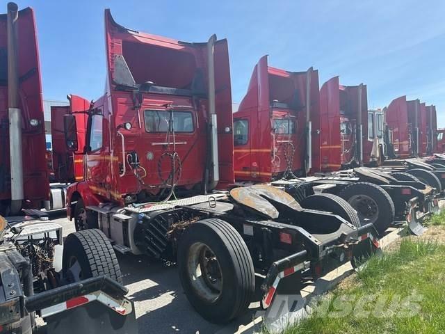 Volvo VNM42T 牵引车
