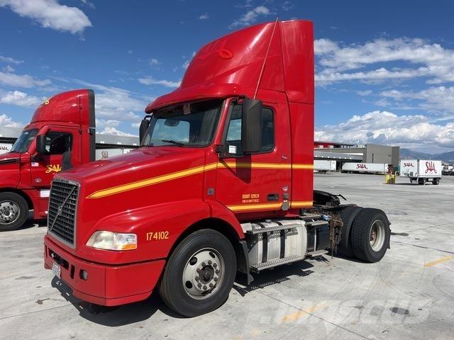 Volvo VNM42T 牵引车