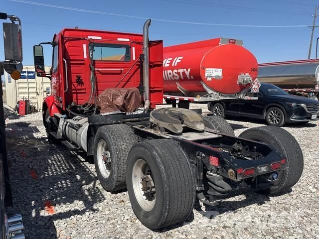 Volvo VNR 牵引车