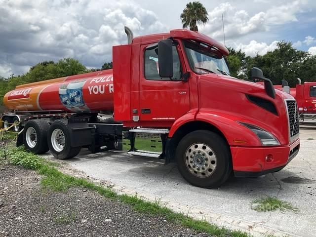 Volvo VNR 牵引车