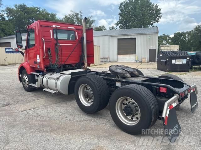 Volvo VNR 牵引车