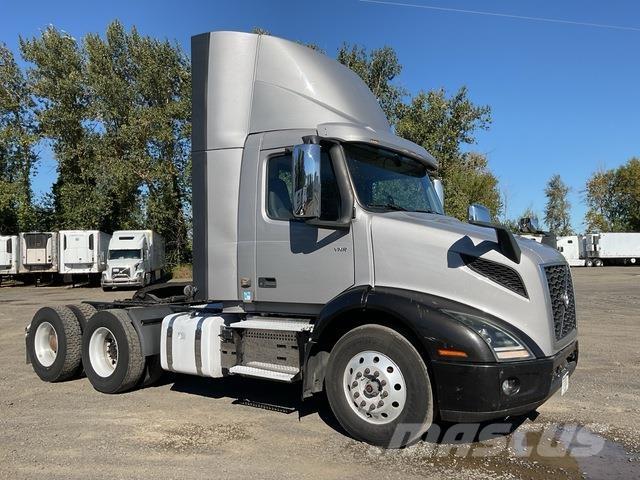 Volvo VNR 300 牵引车