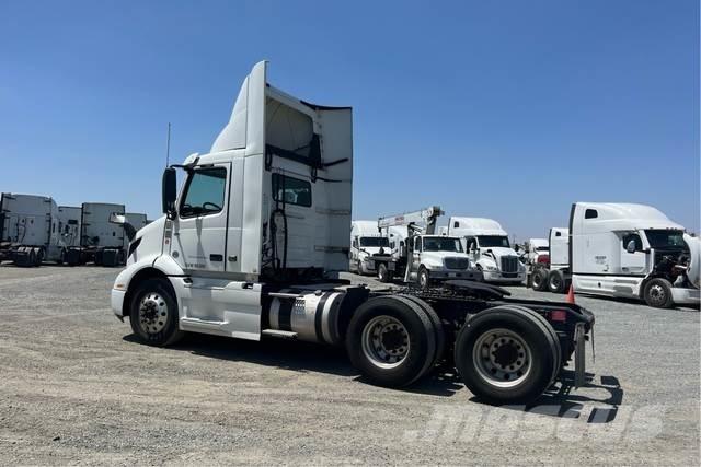 Volvo VNR300 牵引车