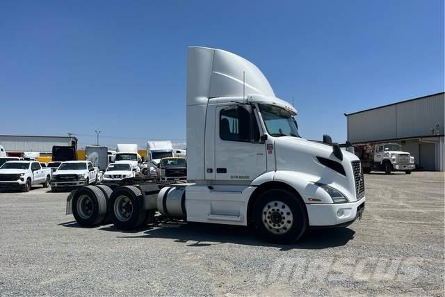 Volvo VNR300 牵引车