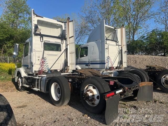 Volvo VNR64T 牵引车