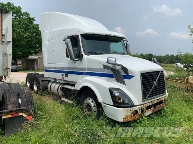 Volvo VNR64T 牵引车