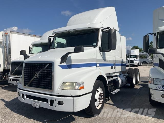 Volvo VNR64T 牵引车