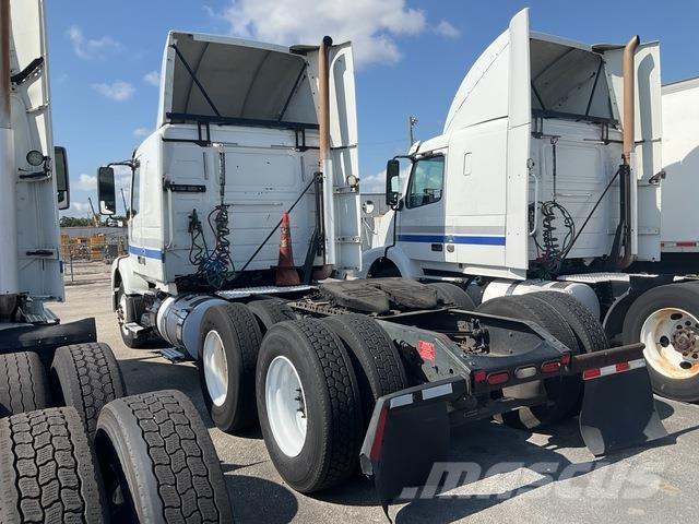 Volvo VNR64T 牵引车