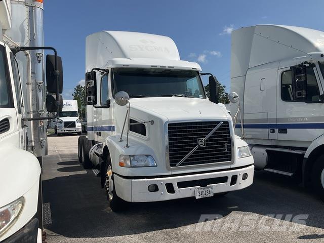 Volvo VNR64T 牵引车