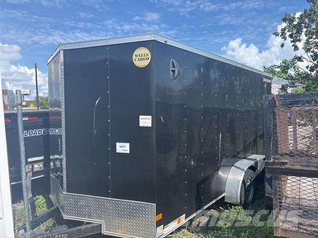 Wells Cargo  厢式拖车