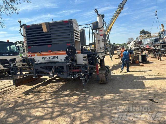 Wirtgen SP25 混凝土摊铺机