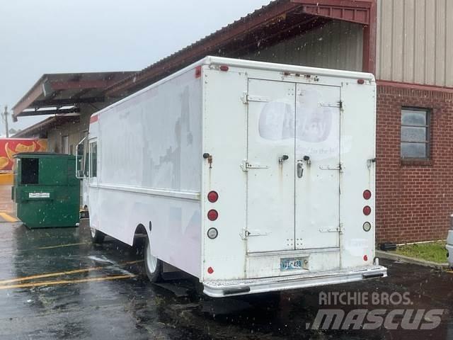 Workhorse P42 大型面包车