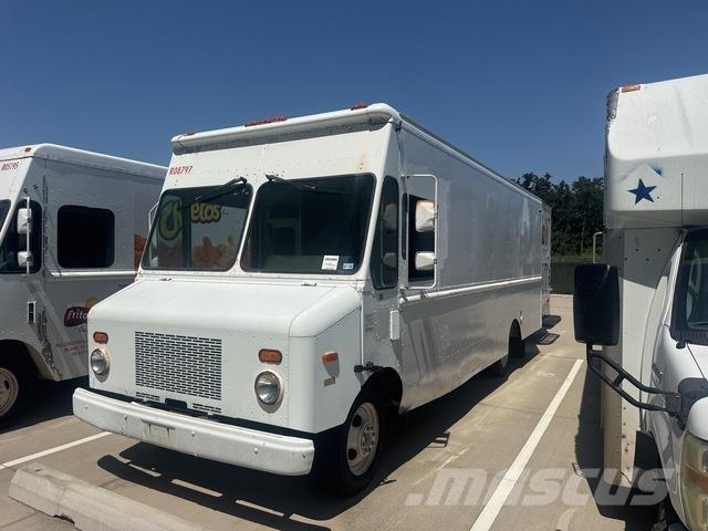 Workhorse P42 商务面包车