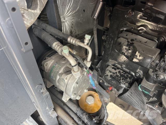 XCMG XC938U 轮式装载机