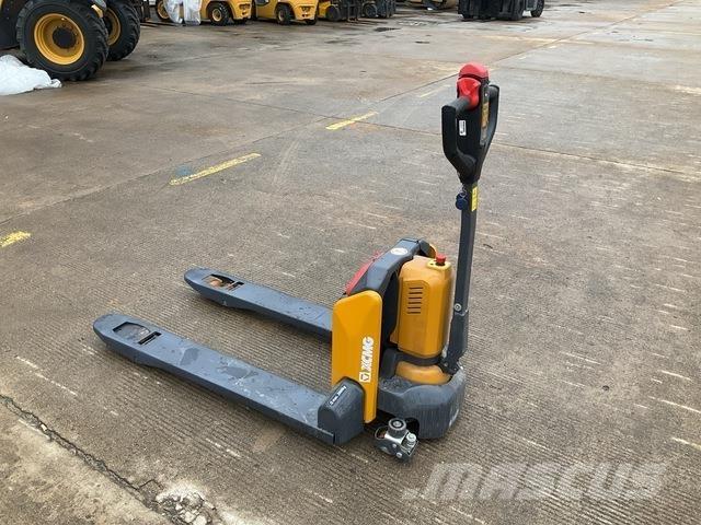 XCMG XCC-LW20 装托盘机