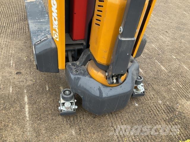 XCMG XCC-LW20 装托盘机