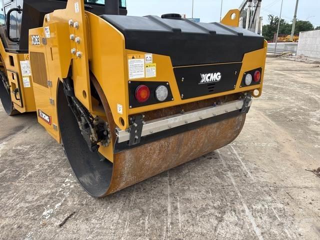 XCMG XD83 双轮压路机