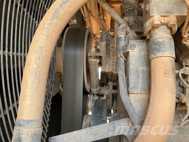 XCMG XDR100 铰接式自卸车