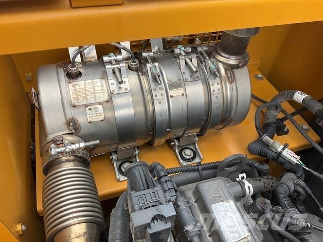 XCMG XE135G 履带挖掘机
