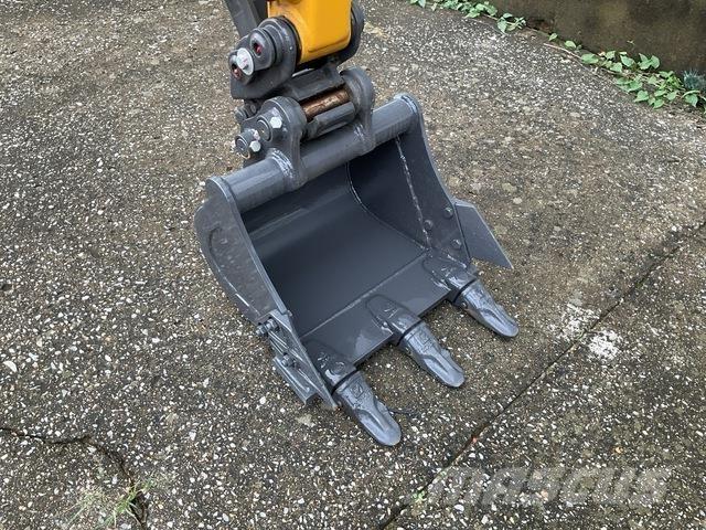 XCMG XE17U 小型挖掘机