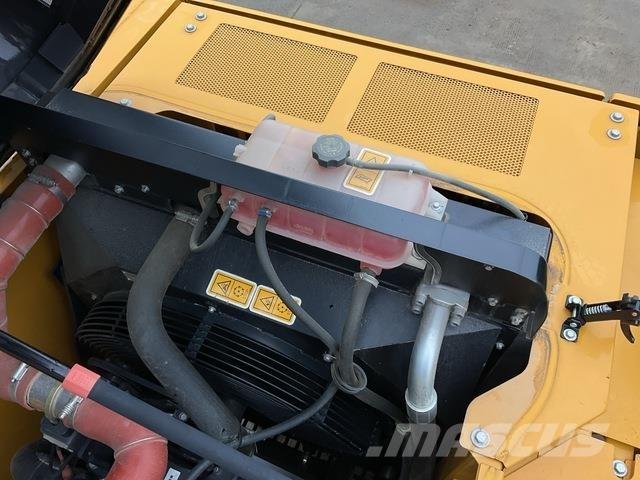 XCMG XE245G 履带挖掘机