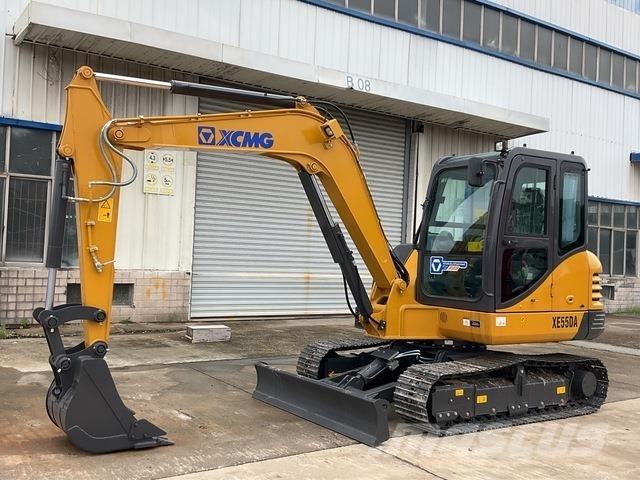 XCMG XE55DA 小型挖掘机