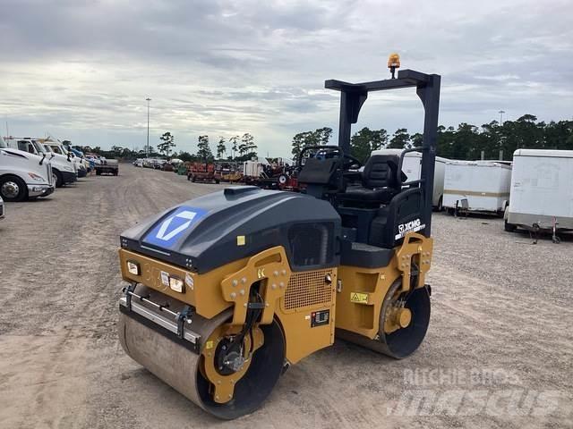 XCMG XMR303S 双轮压路机