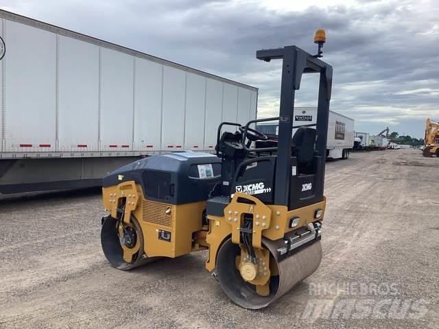 XCMG XMR303S 双轮压路机