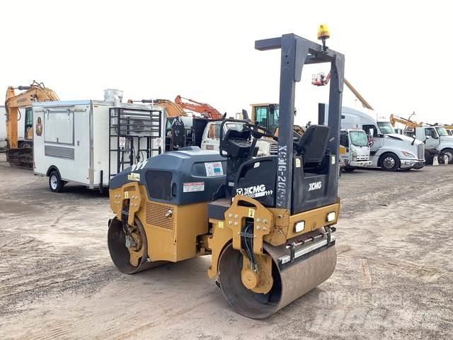 XCMG XMR303S 双轮压路机