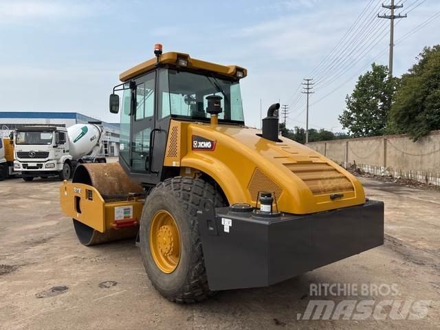 XCMG XS113E 单轮压路机