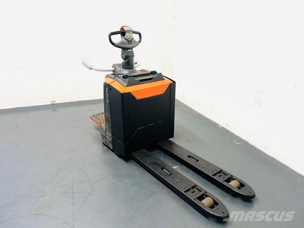 BT LPE 200 手摇升降机