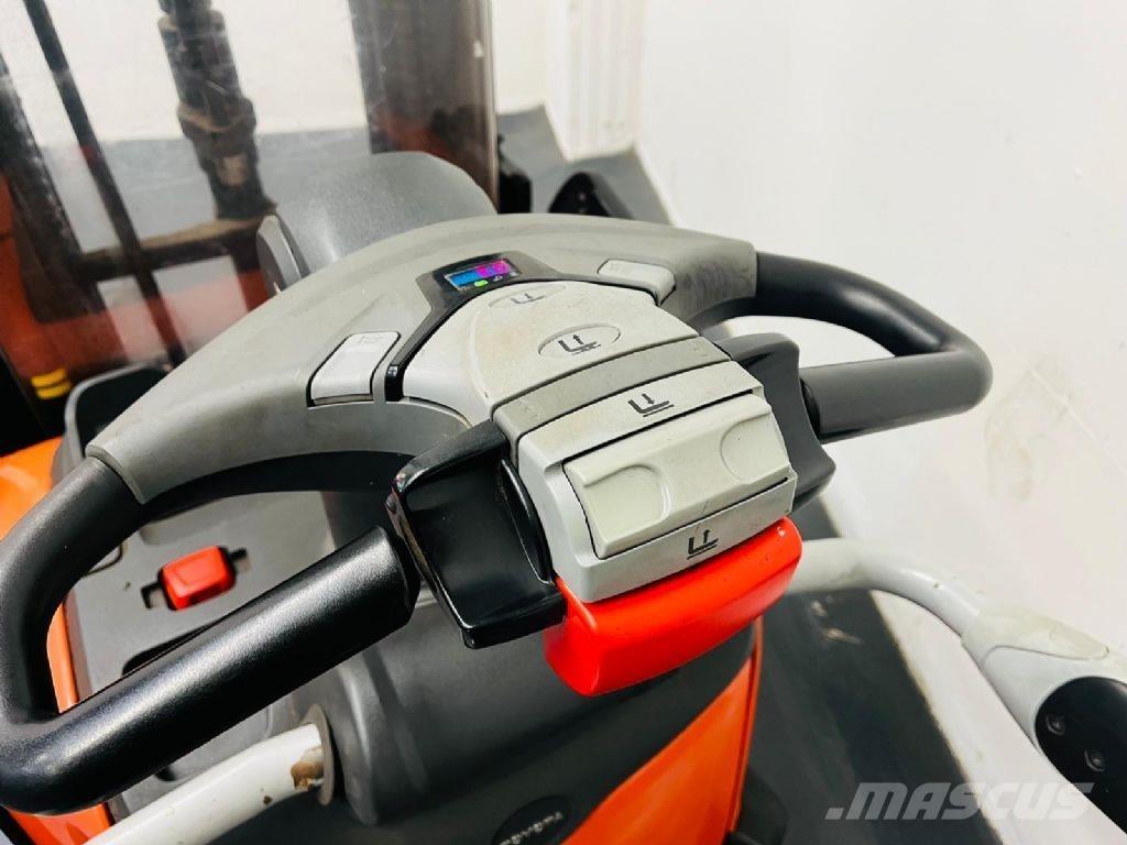 BT SPE160L 手推堆垛车