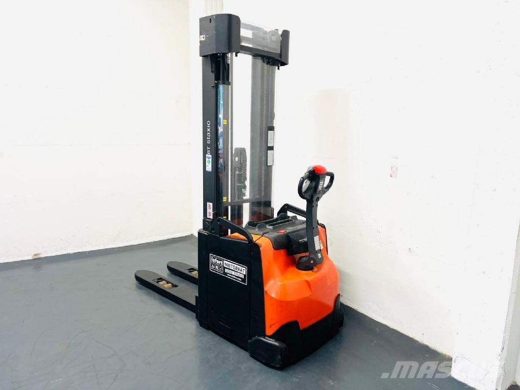 BT SWE 160 L 手推堆垛车