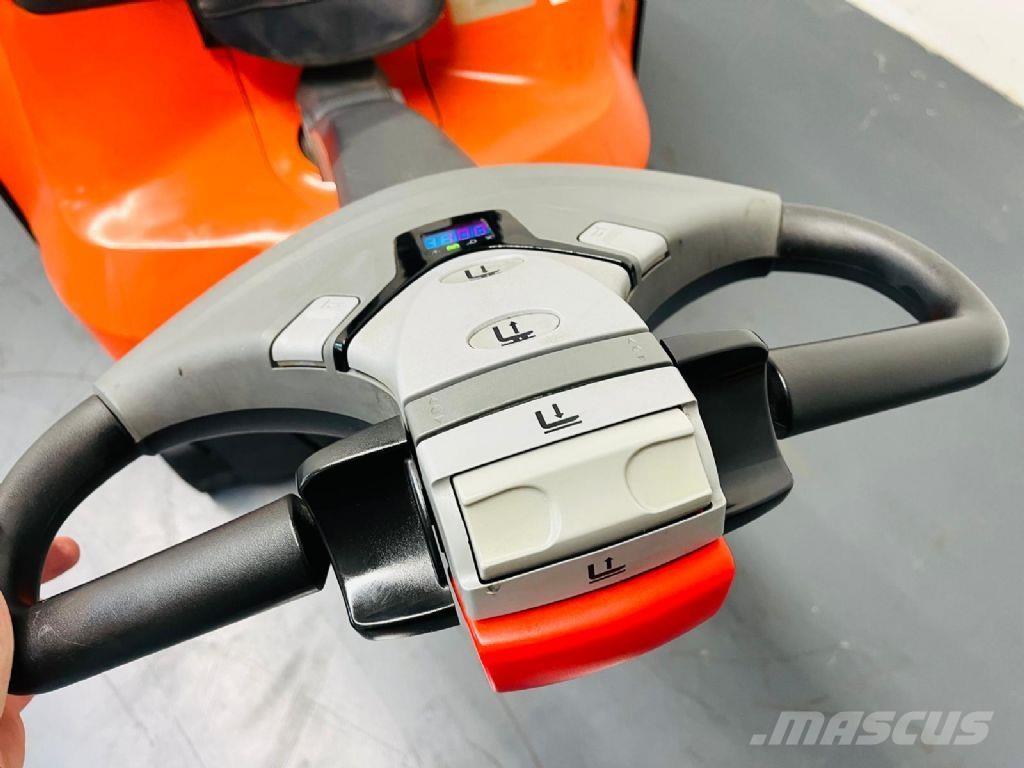 BT SWE 160 L 手推堆垛车