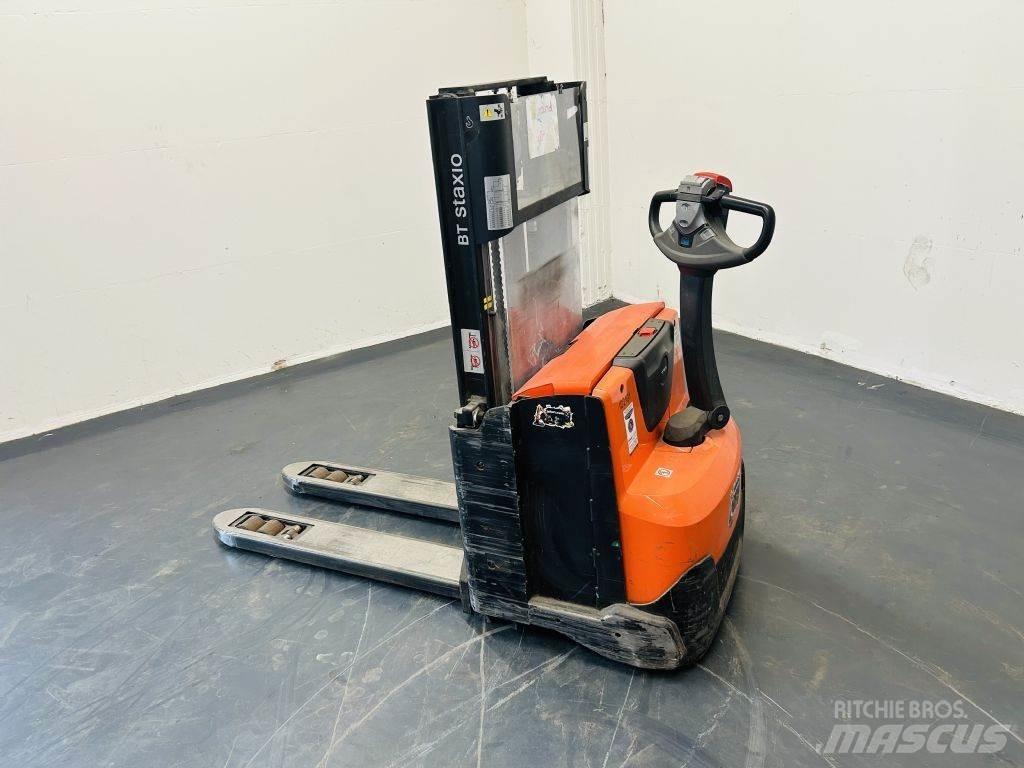 BT SWE200 手推堆垛车