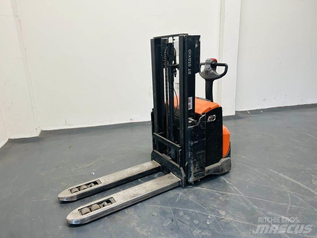 BT SWE200D 手推堆垛车