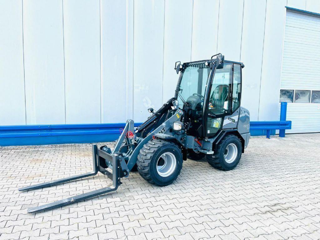 GiANT G2500 X-TRA HD 轮式装载机