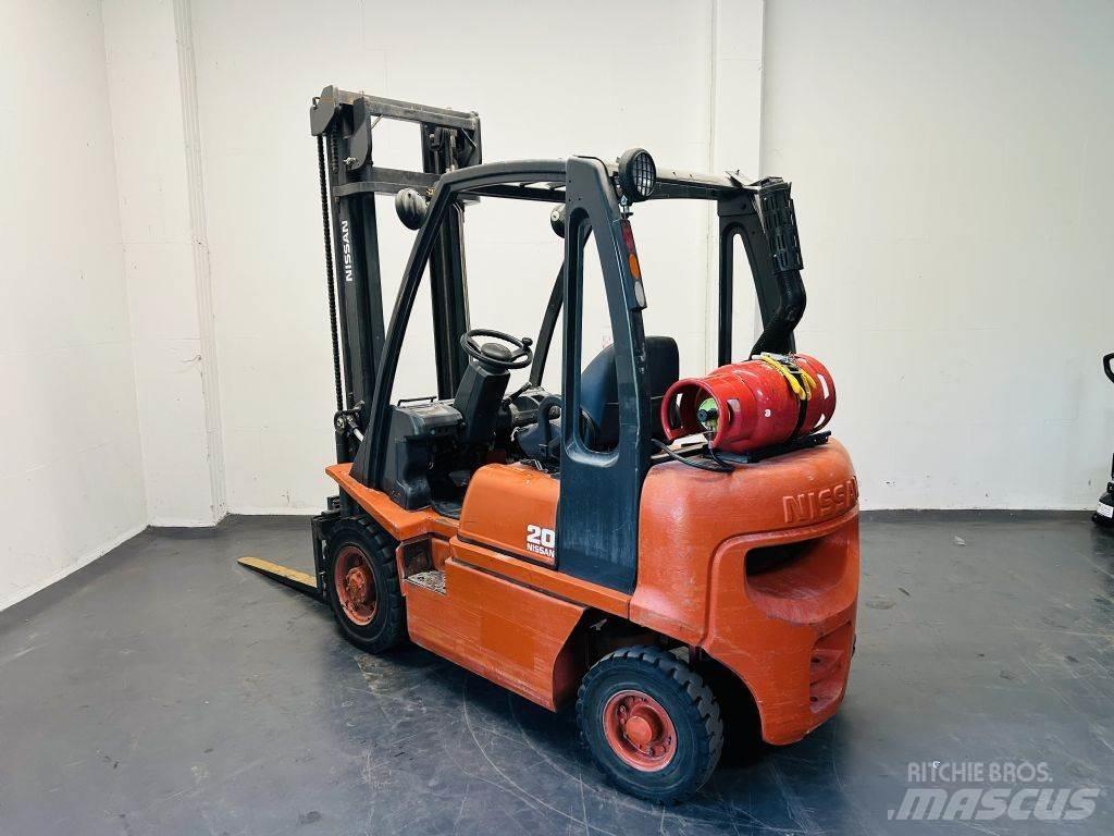 Nissan UD02A20PQ 天然气叉车
