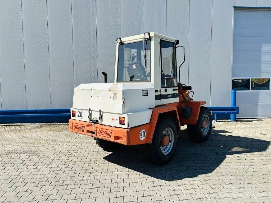 Schaeff KL835 滑移装载机