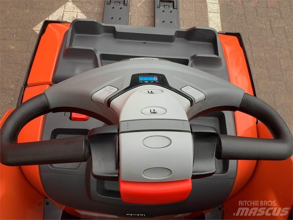Toyota LPE200 手摇升降机