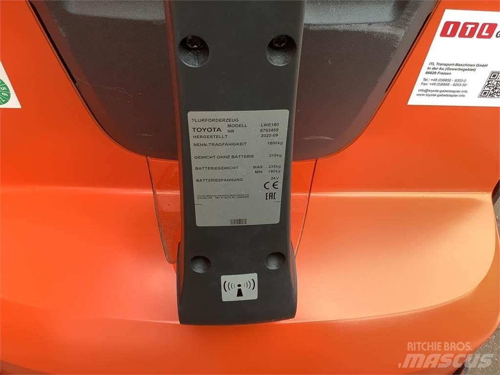 Toyota LWE180 手摇升降机