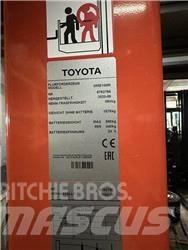 Toyota OME100M 高举式装载机