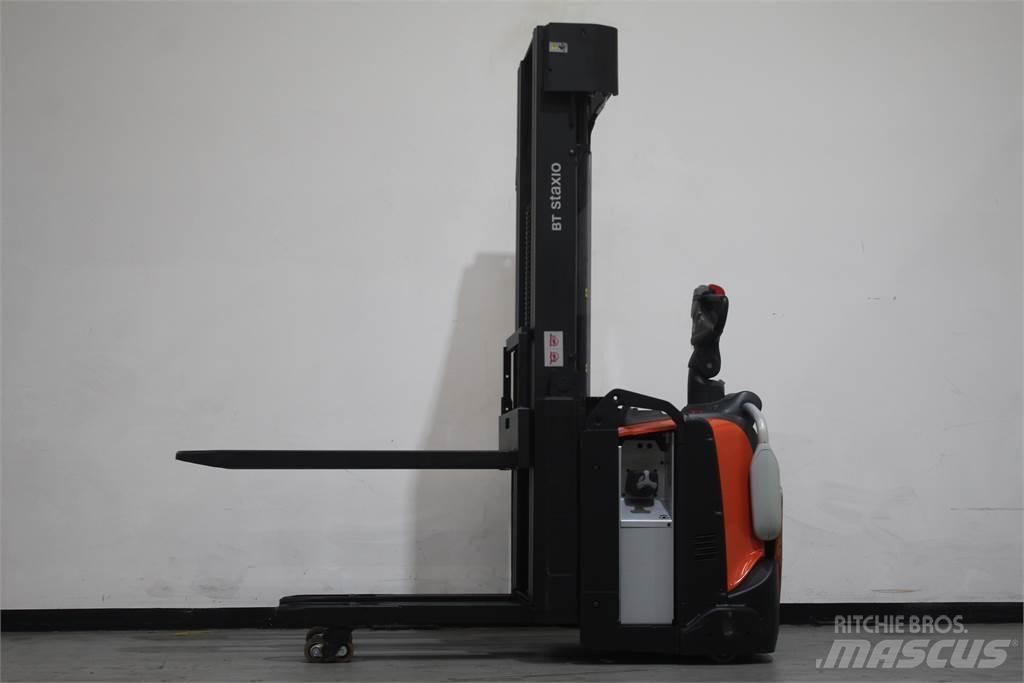 Toyota SPE160L 手推堆垛车