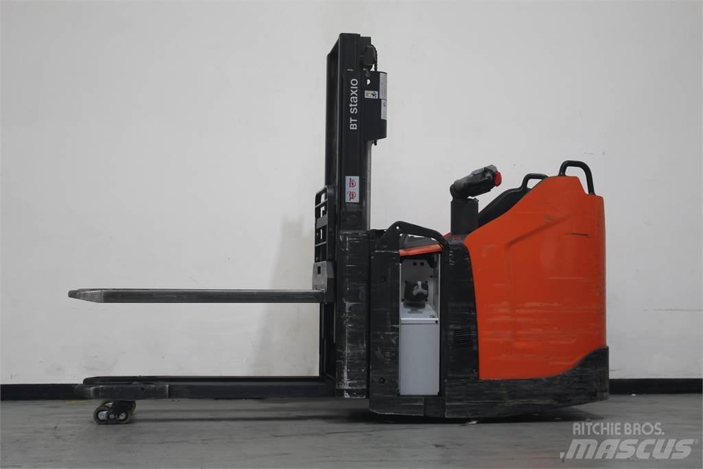 Toyota SPE200D 手推堆垛车