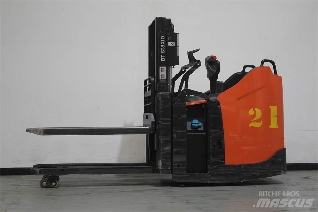 Toyota SPE200D 手推堆垛车